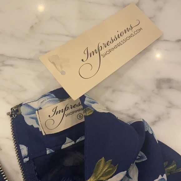 Impressions Boutique Blue Floral Matching Set - TOP & SHORTS - Picture 3 of 7